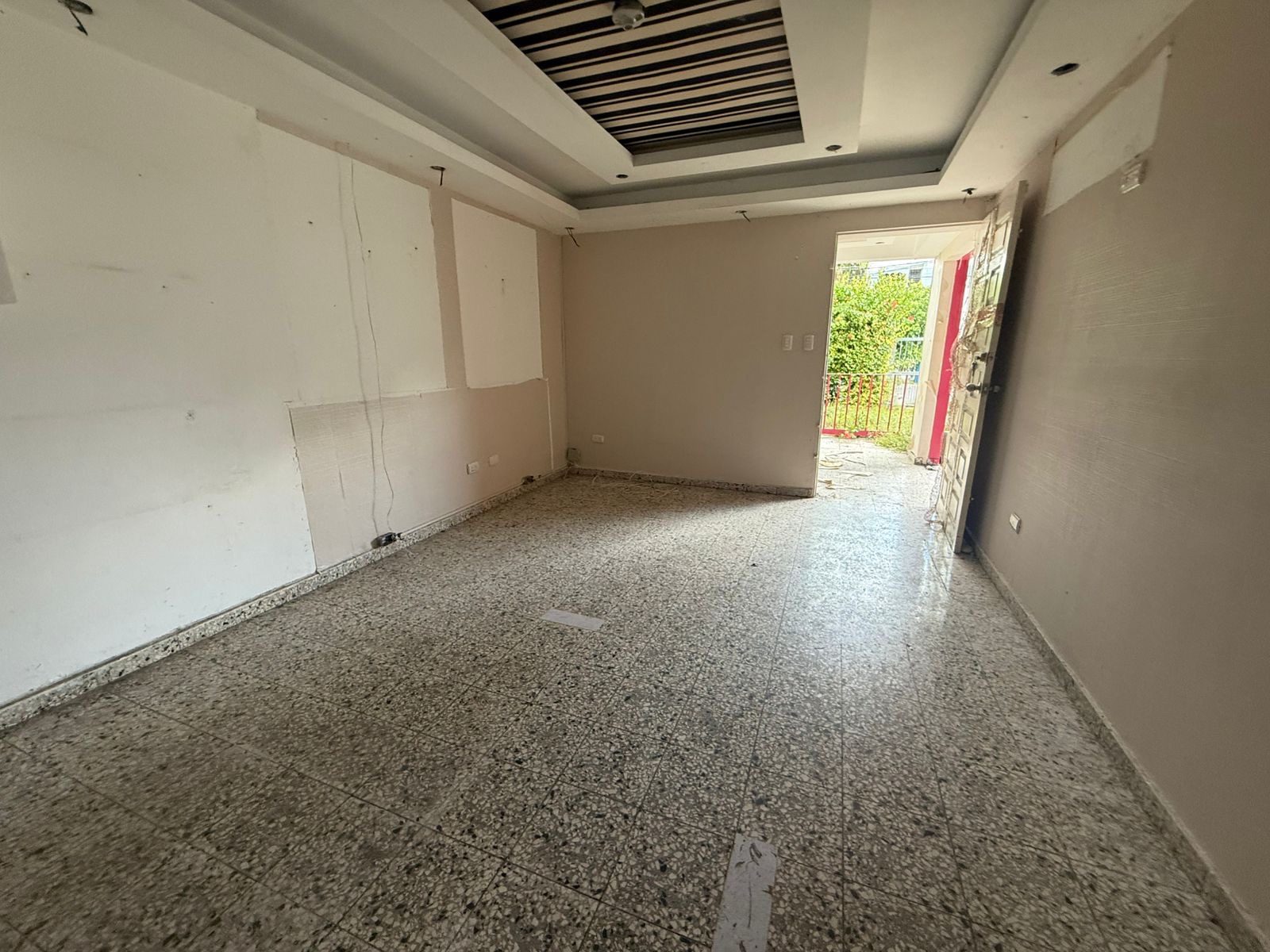 casas - Vendo en el Millon casa dos niveles ideal para rem