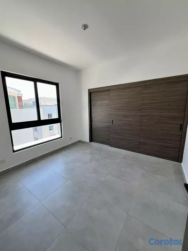 apartamentos - RENACIMIENTO LUJOSA TORRE CON UNA UBICACION ESTRATEGICA, BIEN DISTRIBUIDO ALQUIL 8
