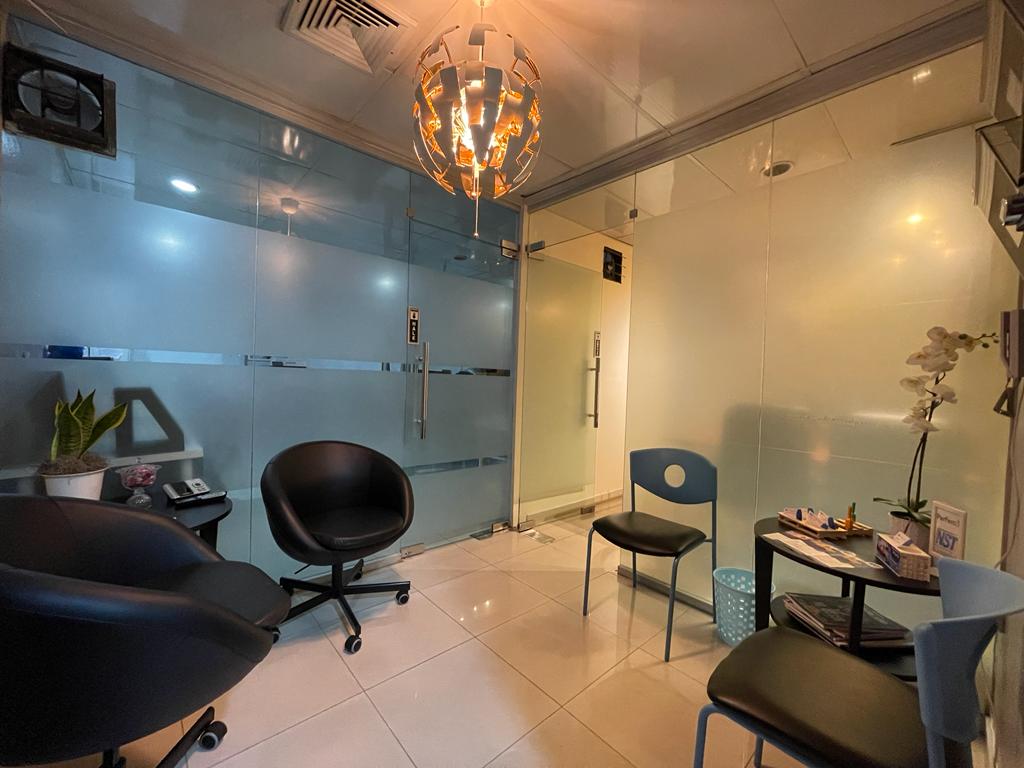 oficinas y locales comerciales - Oficina amueblada proximo a la Churchill 4