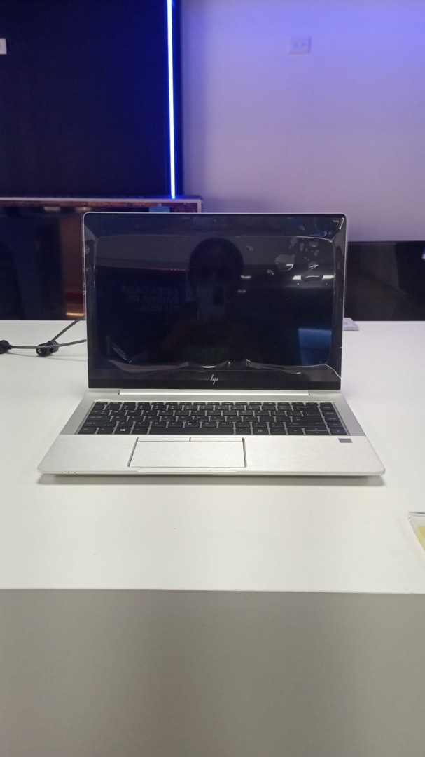 computadoras y laptops - LAPTOP HP ELITEBOOK 840 G5  I5-8TH 8GB 256GB