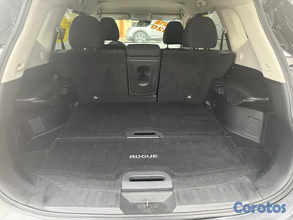 jeepetas y camionetas - Nissan Rogue SV 2020 11