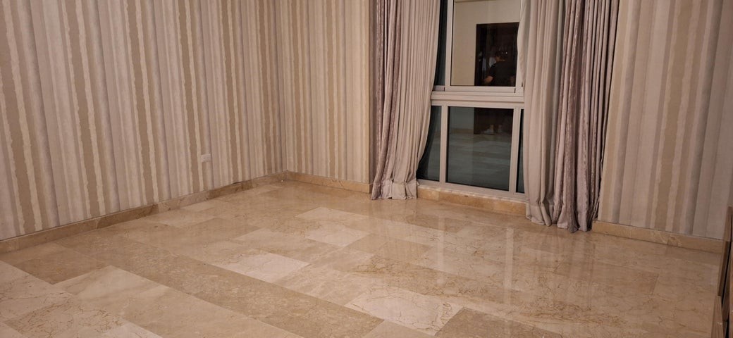 apartamentos - Apartamento en venta Naco Santo Domingo #24-1345 tres dormitorios, 3 ptos. 4