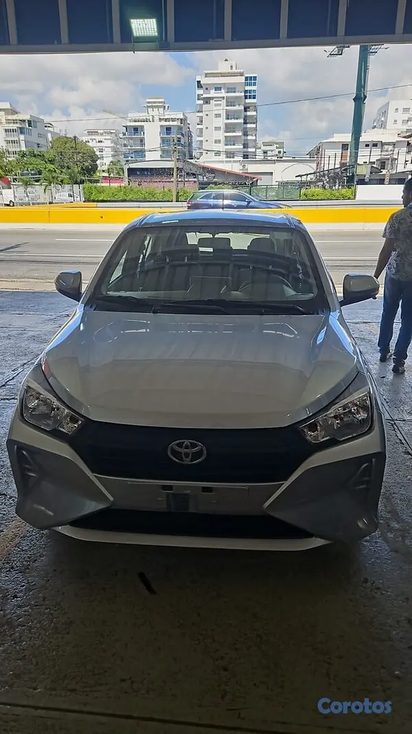 carros - Toyota Agya 2024 Hatchback CVT | Solo 720 km 2