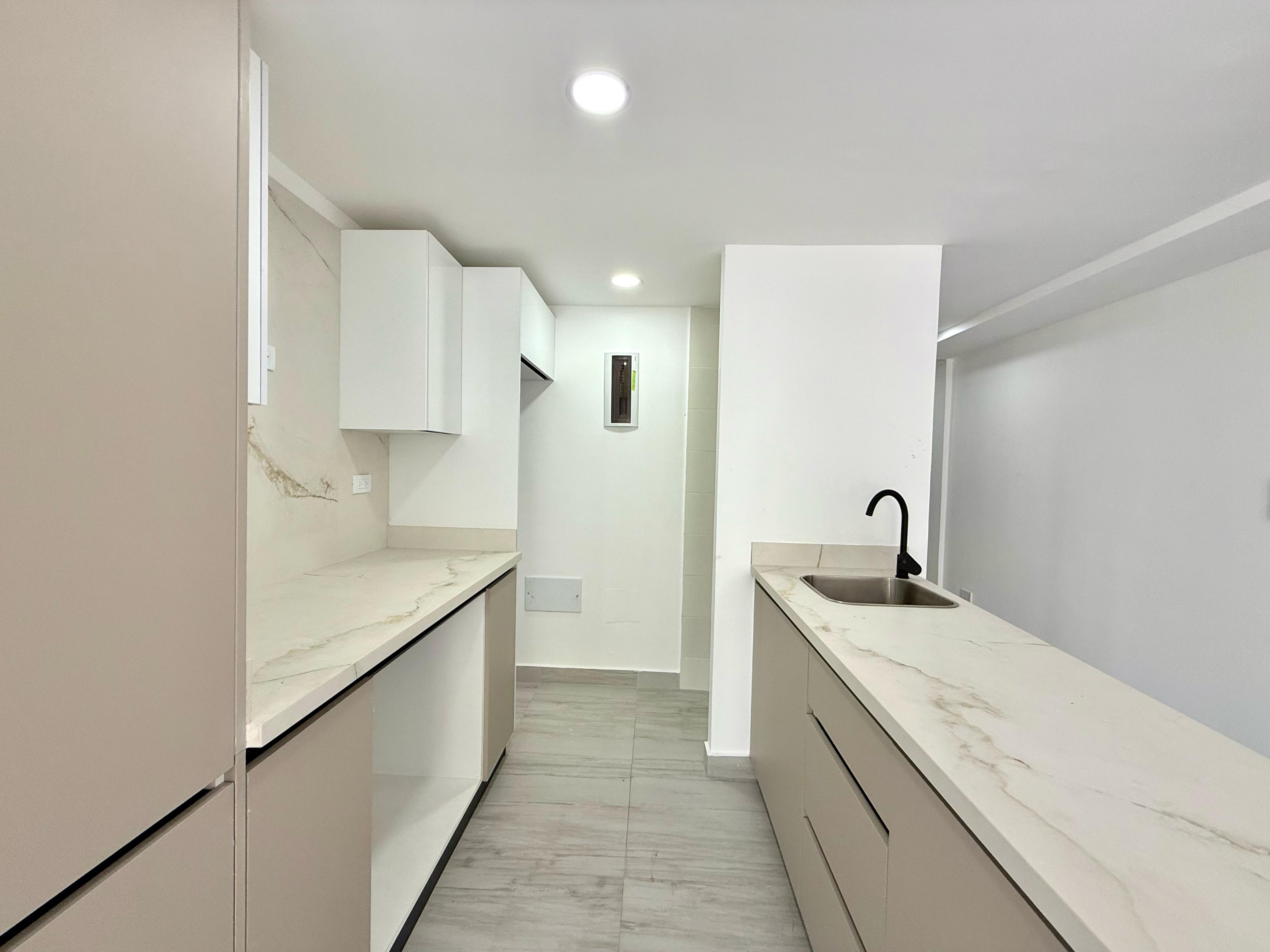 apartamentos - Evaristo Morales📍 Segundo nivel  precio US$154,00 1