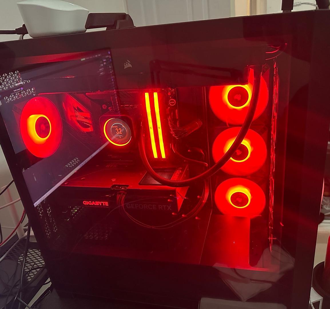 computadoras y laptops - Se vende PC Gamer armada en Junio 2024 1