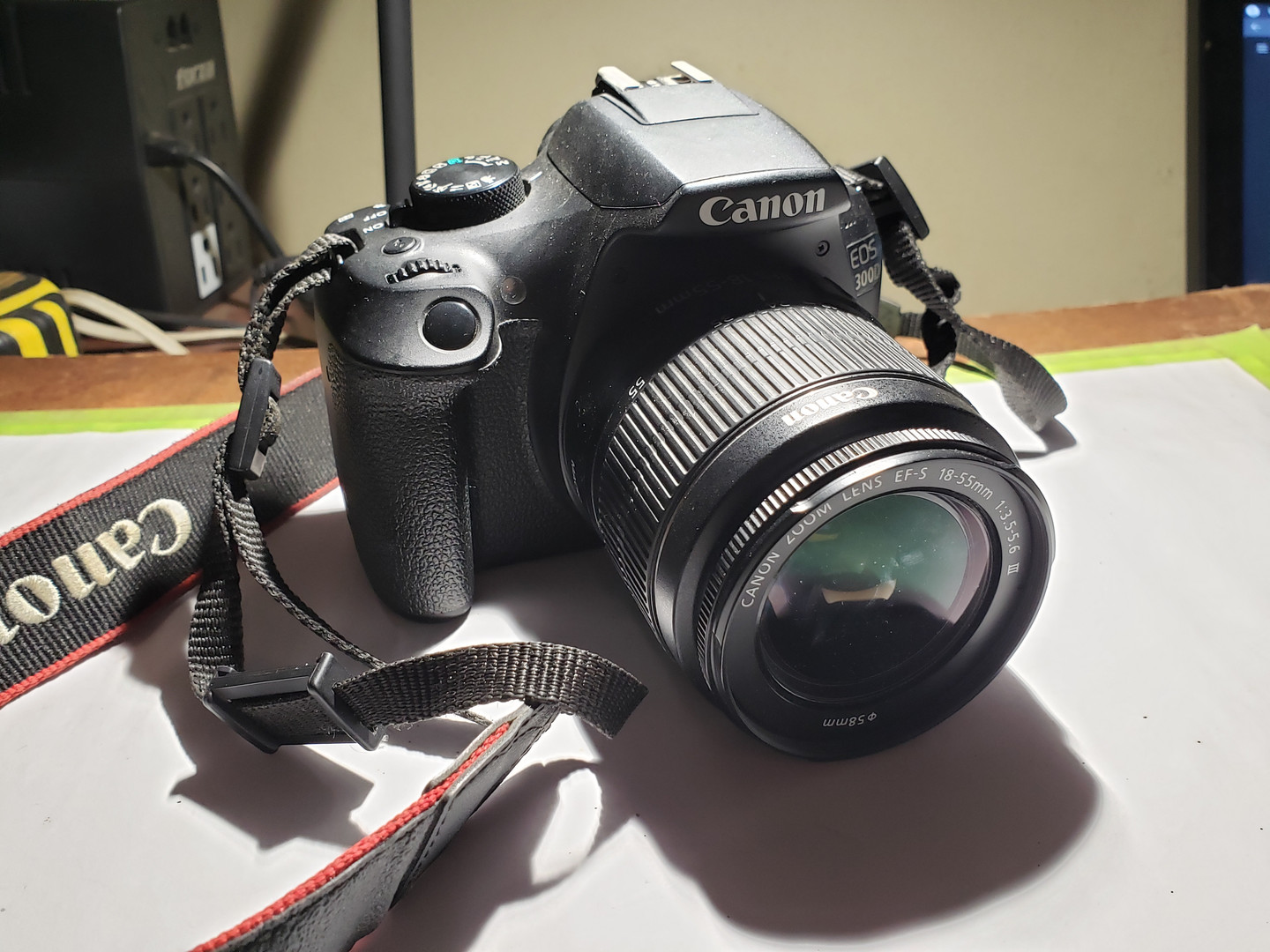 camaras y audio - Canon EOS 1300D, con objetivo EF-S 18-55 mm DC III, Como nueva.