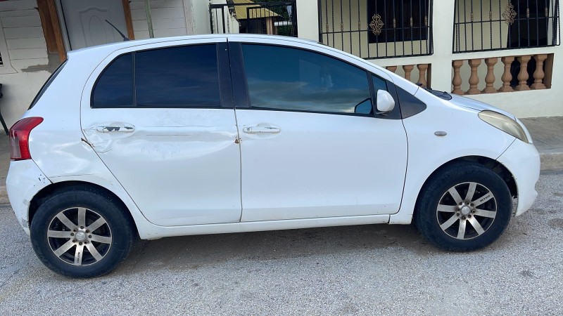 carros - Toyota vitz 2005 3