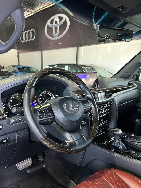 jeepetas y camionetas - Lexus LX 570 2019 impecable 5