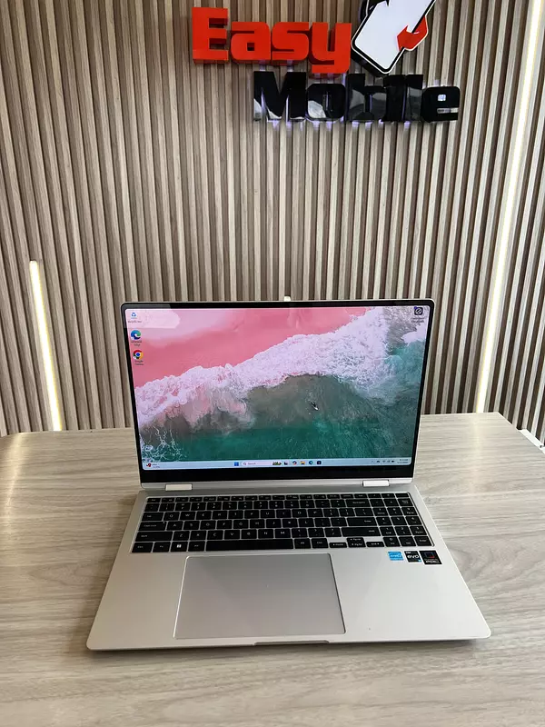 computadoras y laptops - BOOK 3 PRO 16" 360 AMOLED i7-13 16/1TB INTEL IRIS  3
