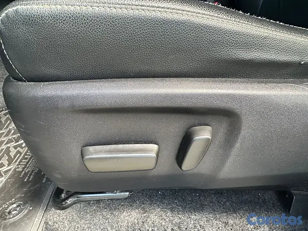 jeepetas y camionetas - Toyota hilux srv 2022 7