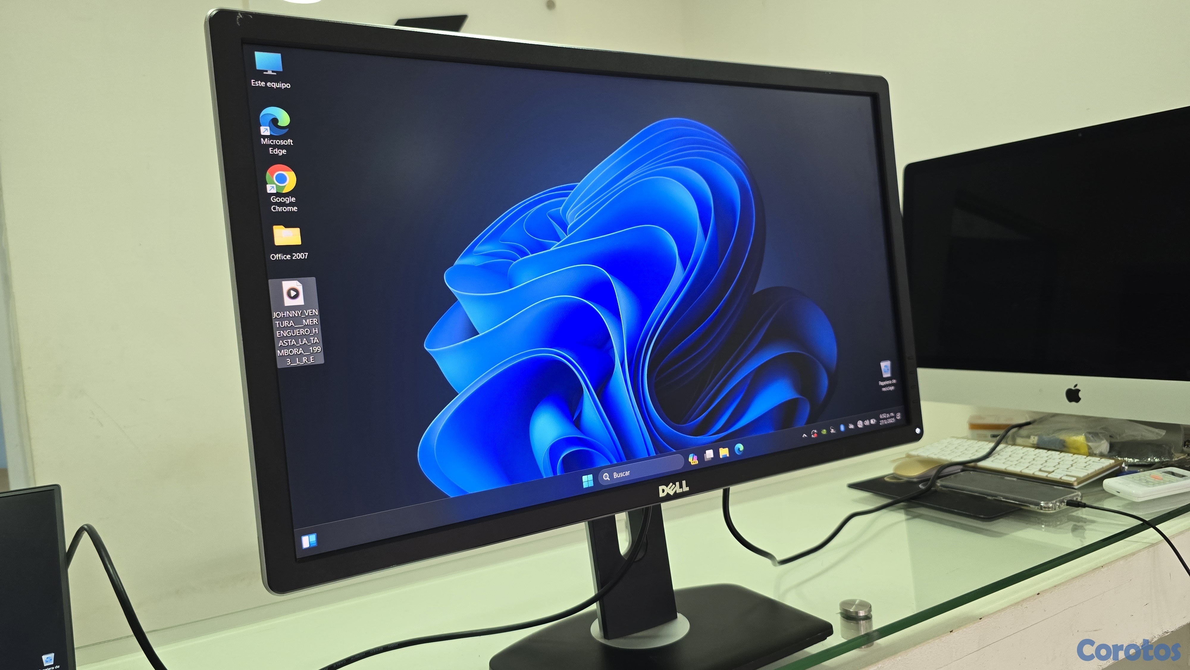 computadoras y laptops - Monitor Dell de 27 Pulg hdmi DisplayPort Pantalla Giratoria  1