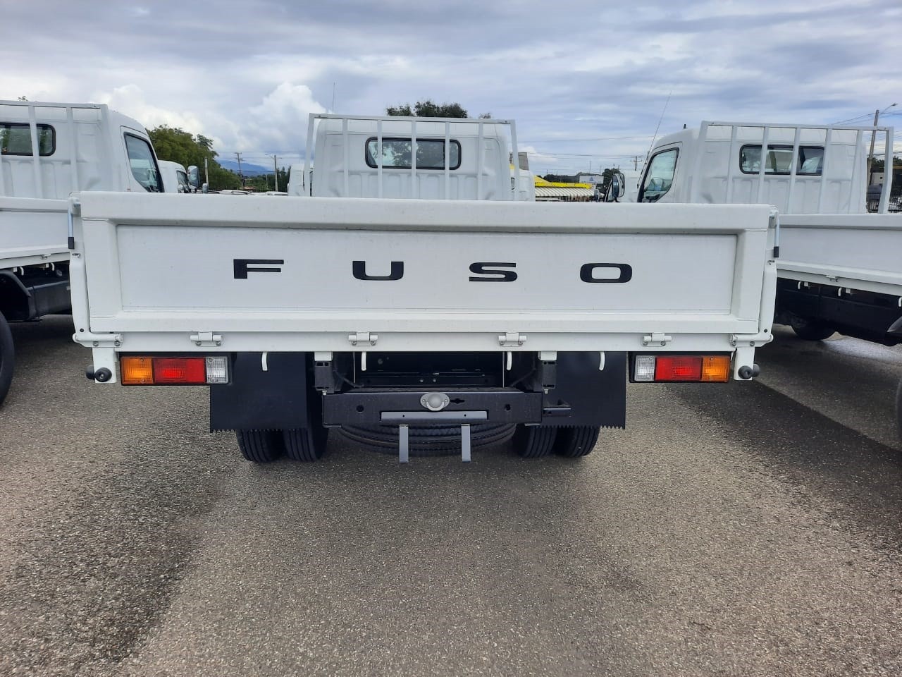 camiones y vehiculos pesados - MITSUBISHI CANTER FUSO 2024  5