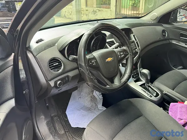 carros - es un carro en Excelente condiciones  17