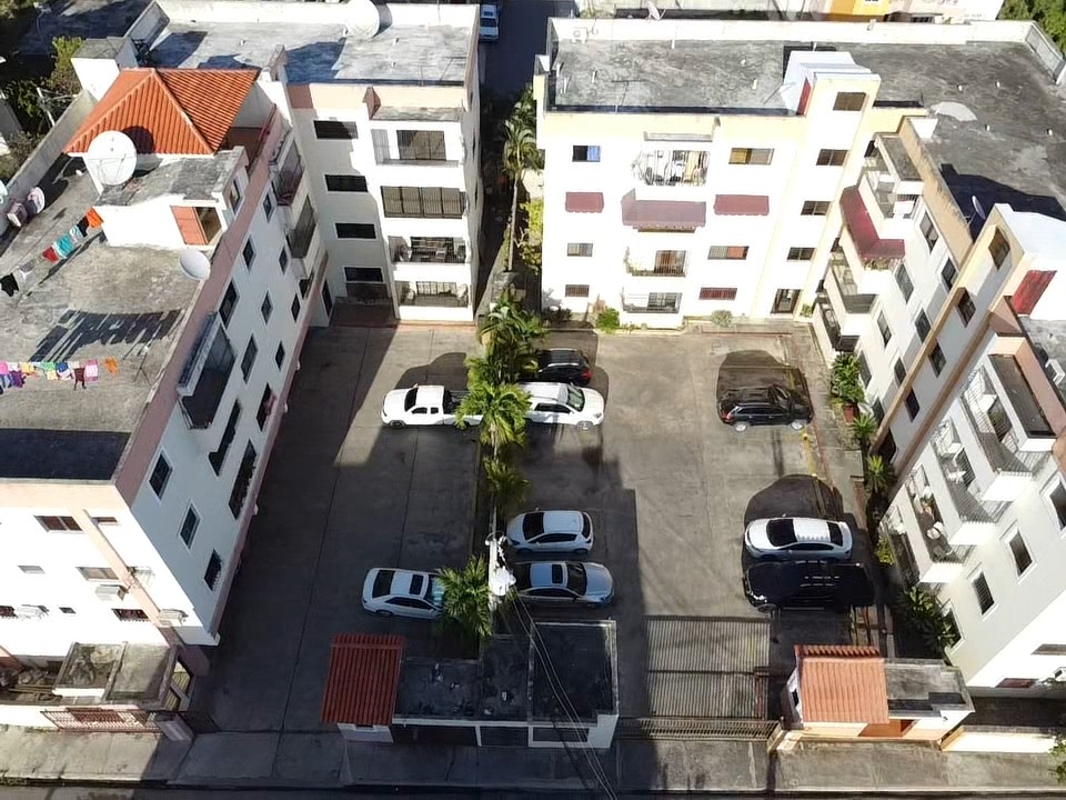 apartamentos - VENDO DE OPORTUNIDAD Apartamento en Urbanización Hazim 7