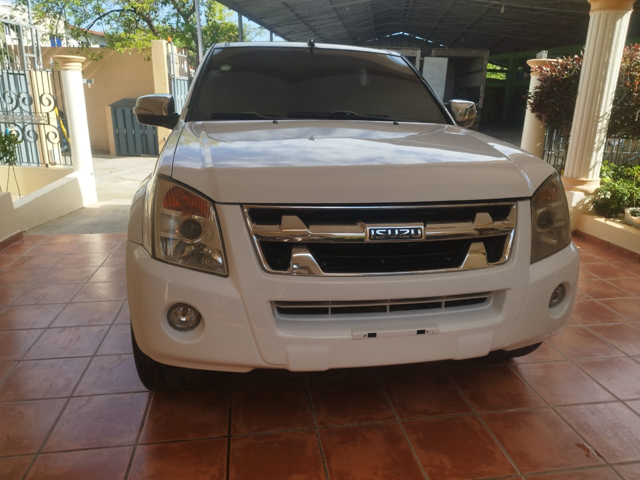 jeepetas y camionetas - Isuzu dmax 2011 0