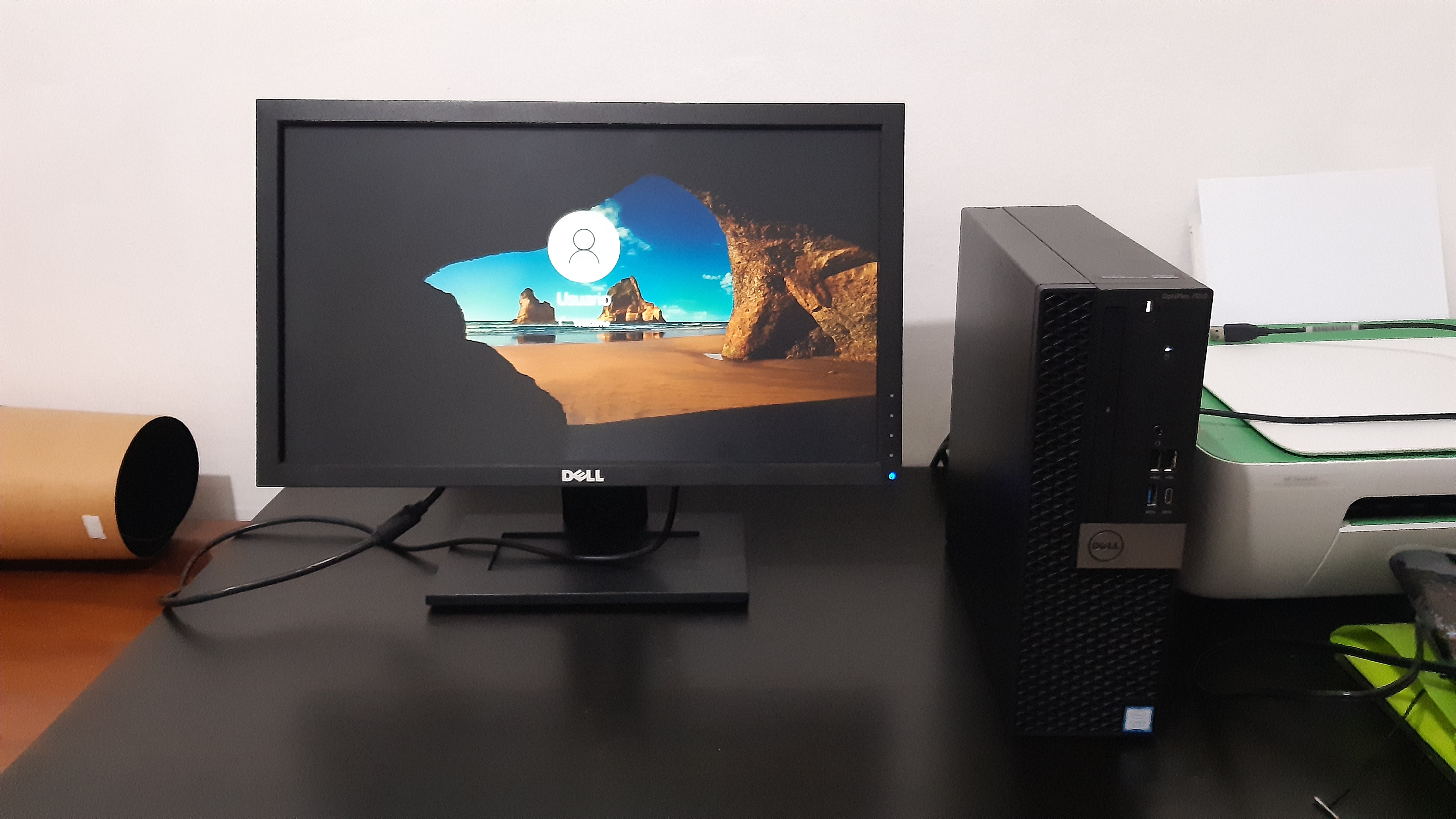 computadoras y laptops - Computadora Dell de escritorio, procesador i5, 8gb de RAM, 1tb de memoria 1