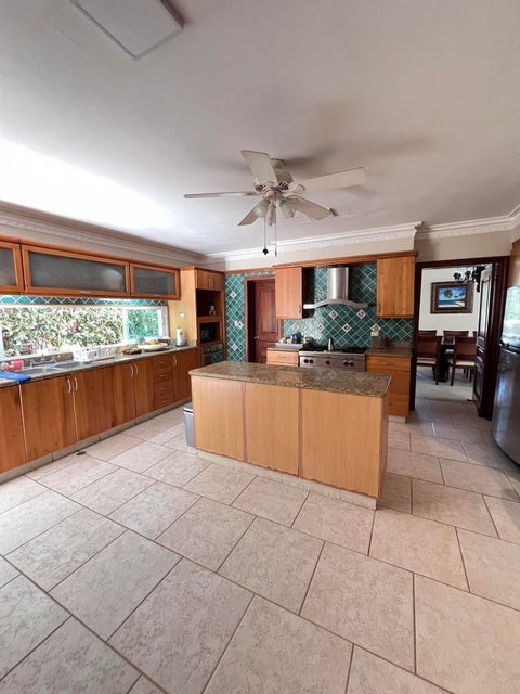 casas - Casa en venta Juan Dolio #24-1377 cuatro dormitorios, piscina, jardín privado. 3