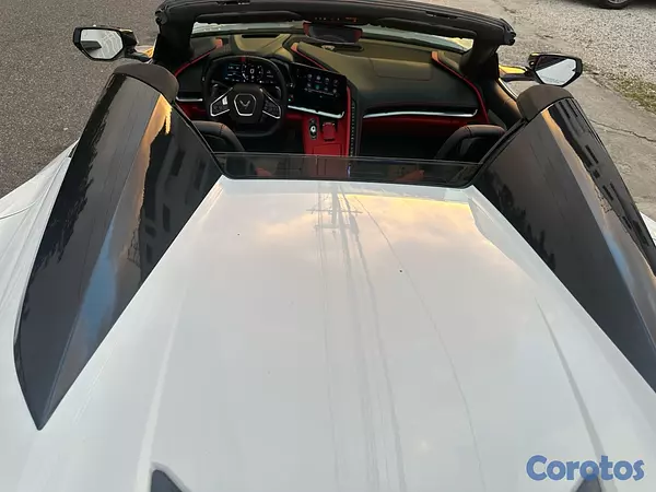 jeepetas y camionetas - Chevrolet Corvette Stingrey 3LT Convertible año 2023 5