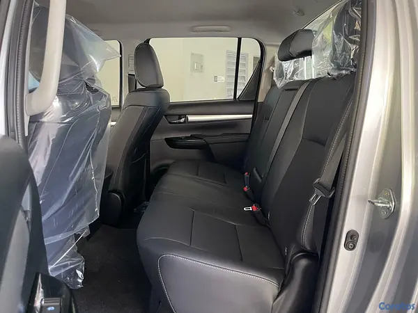 jeepetas y camionetas - Toyota Hilux Limited 2026 6
