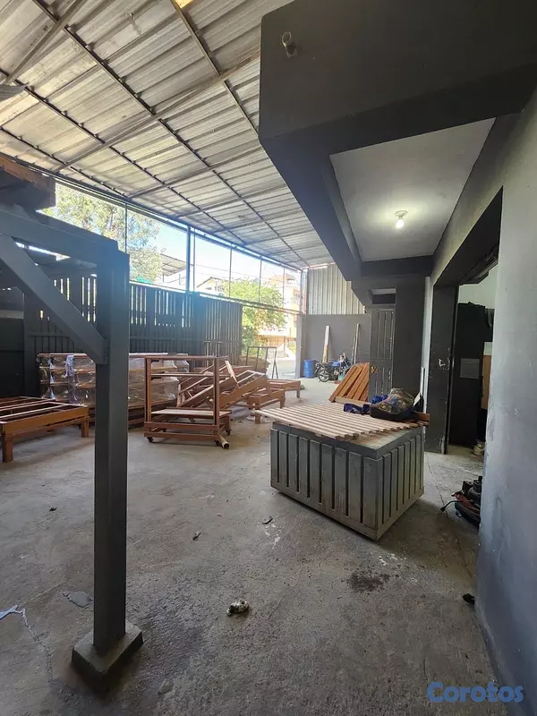oficinas y locales comerciales - nave manoguayavo vendo de dos niveles 442 mtrs  2