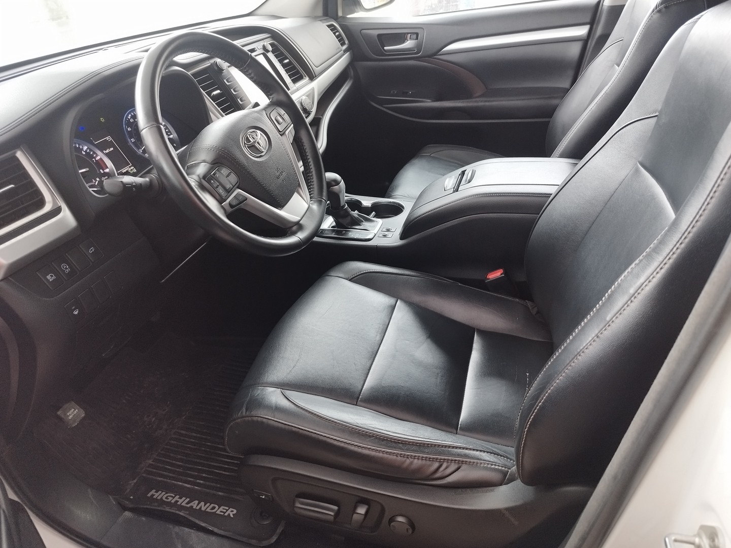 jeepetas y camionetas - 2018 Toyota Highlander XLE 4x4 9
