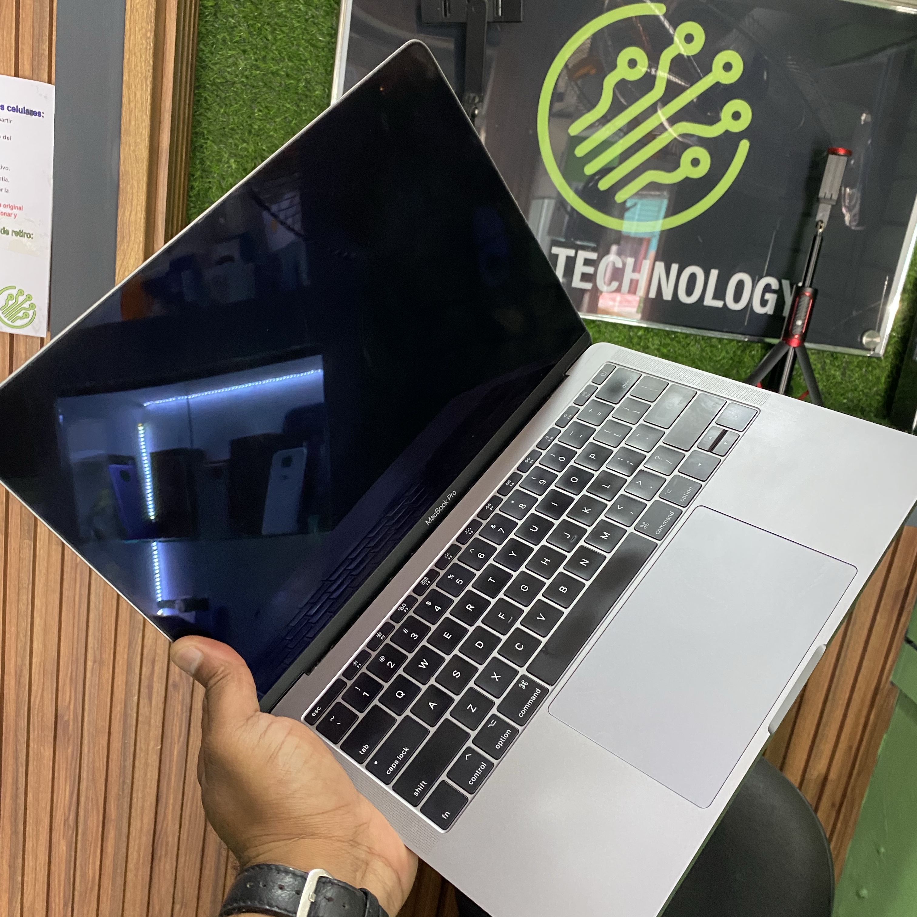 computadoras y laptops - MacBook Pro 2017  512GB 16GB  1
