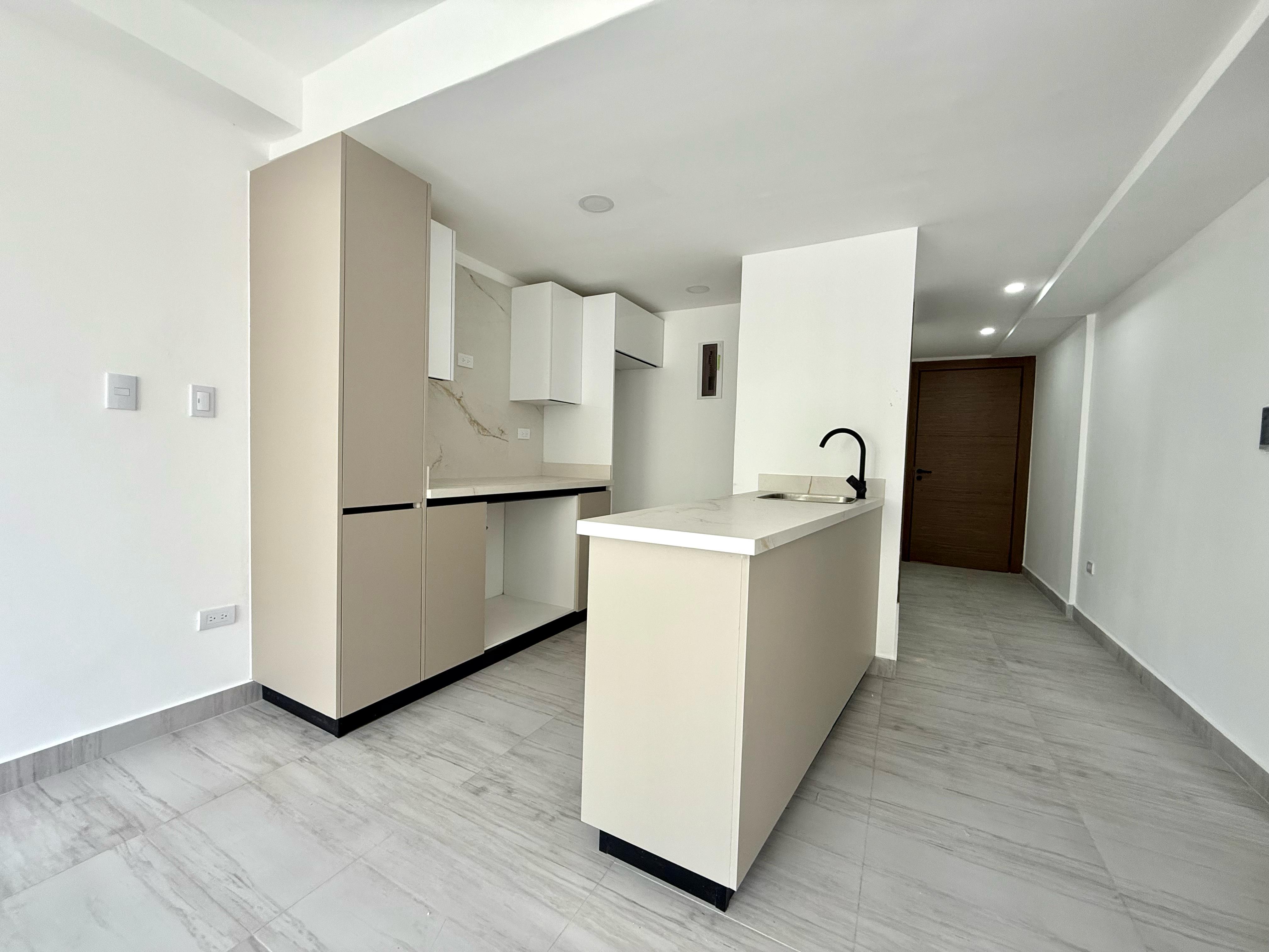 apartamentos - Evaristo Morales📍 Segundo nivel  precio US$154,00 2