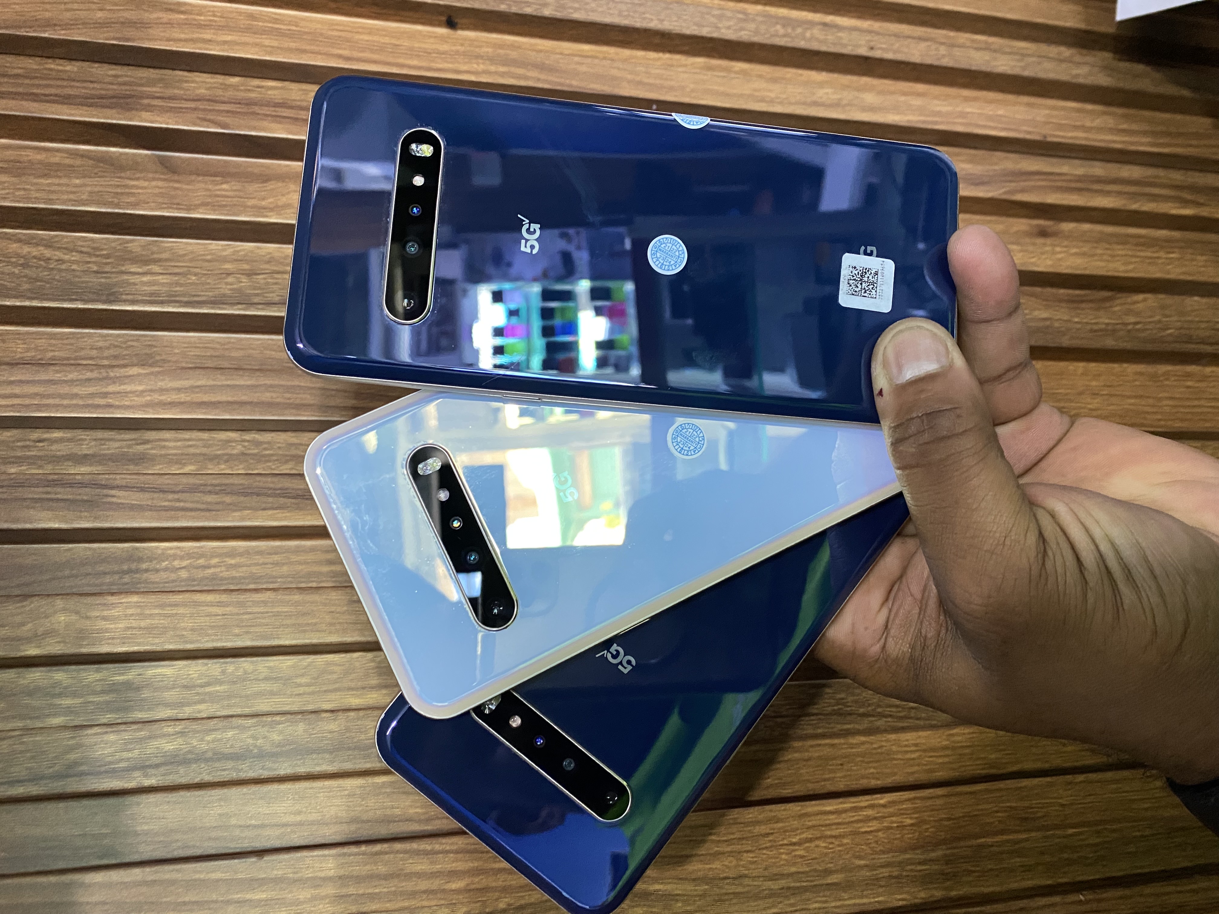 celulares y tabletas - LG v60  5