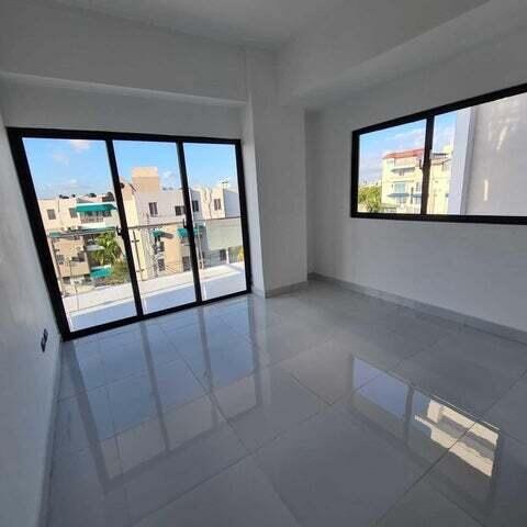 apartamentos - Apartamento en venta #24-177 de 3 hab, cuarto de servicio, balcón, gimnasio. 1