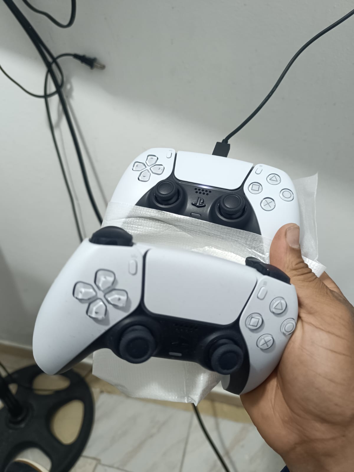 consolas y videojuegos - PlayStation Slim de un terabyte versión digital no disco usado como nuevo 0