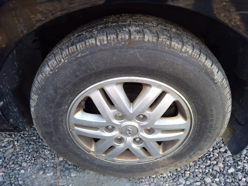 jeepetas y camionetas - HYUNDAI GRAND STAREX 2017 NEGRA 9