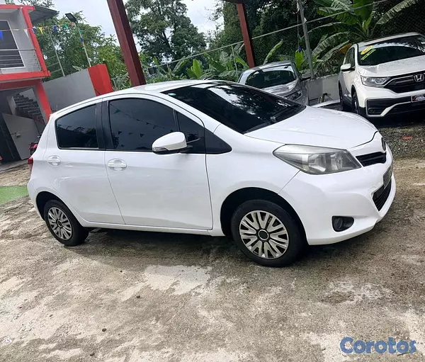 carros - Toyota vitz 2014 6
