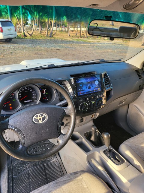 jeepetas y camionetas - Toyota Hilux Año 2011, como nueva lista para trabajar y uso personal! DIESEL  6