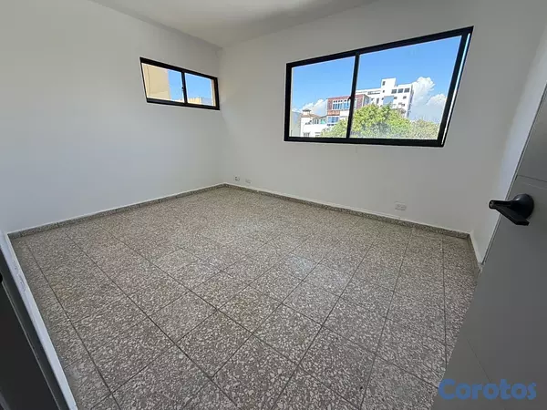 apartamentos - vendo independencia klm 7 una habitación baño parqueo piso 4 amplio fresco  5