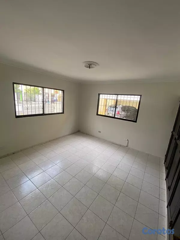 apartamentos - vendo en el millón primer piso 3 habitaciones dos baños paruqoe servicio remode 10