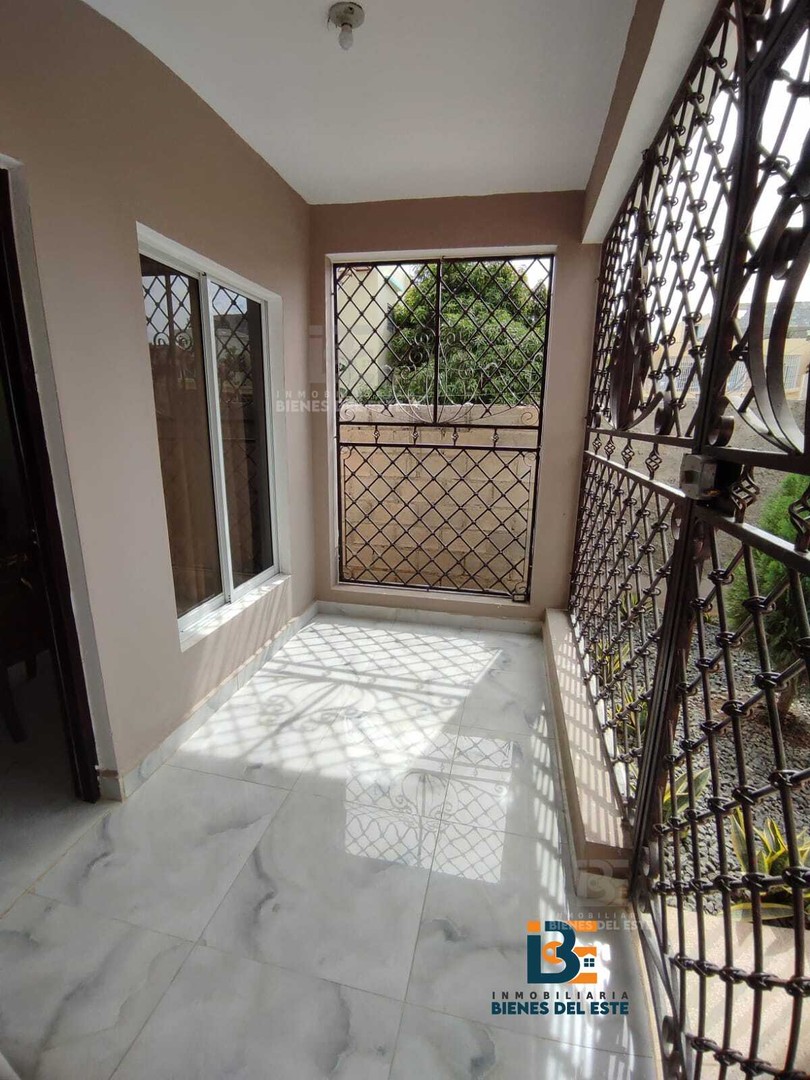 casas - en Villa Cesarina, Se Vende  Hermosa Casa , Detras de los Multi 2