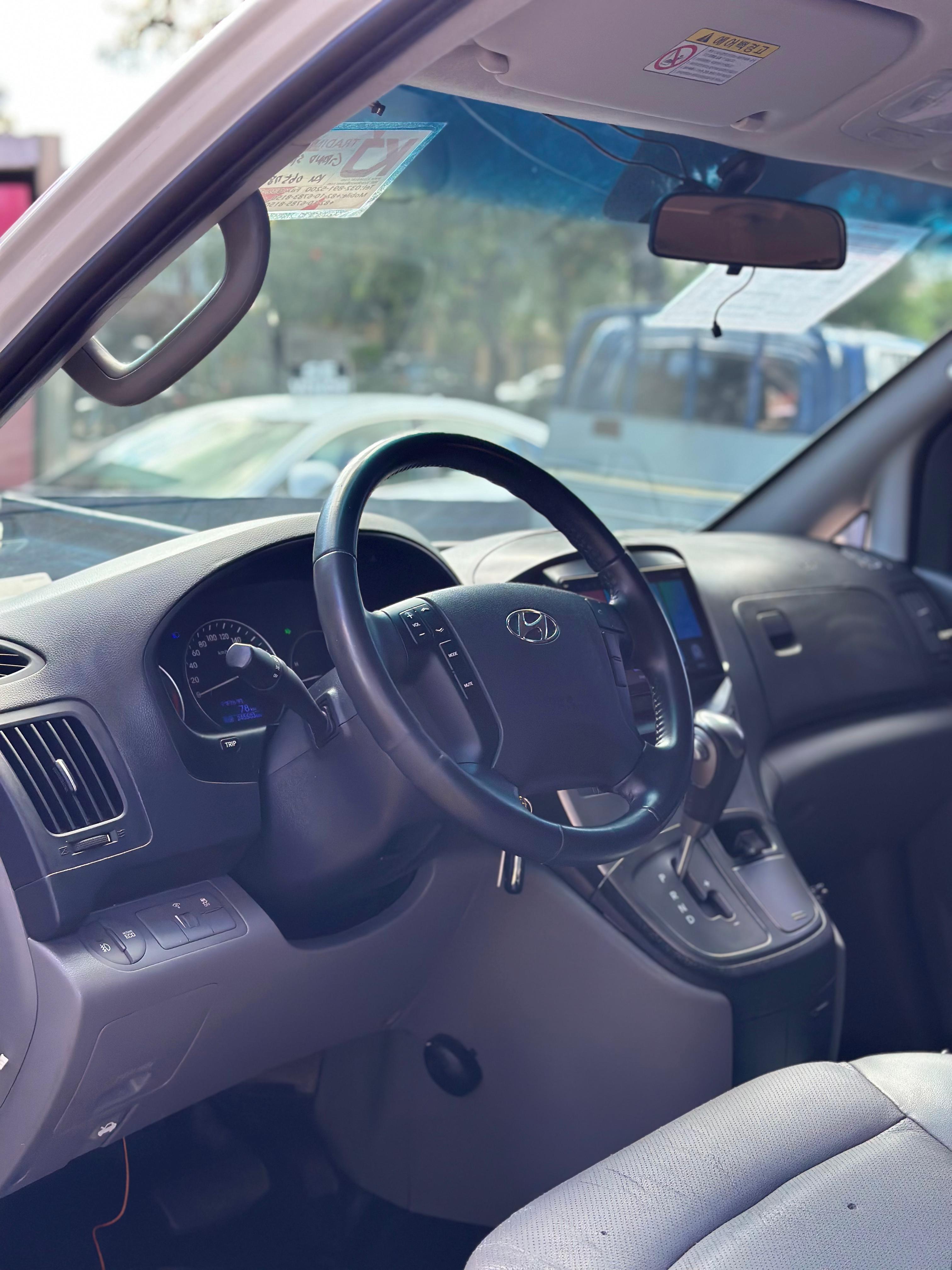 jeepetas y camionetas - 2019 HYUNDAI GRAND STAREX 12 PASAJEROS 4