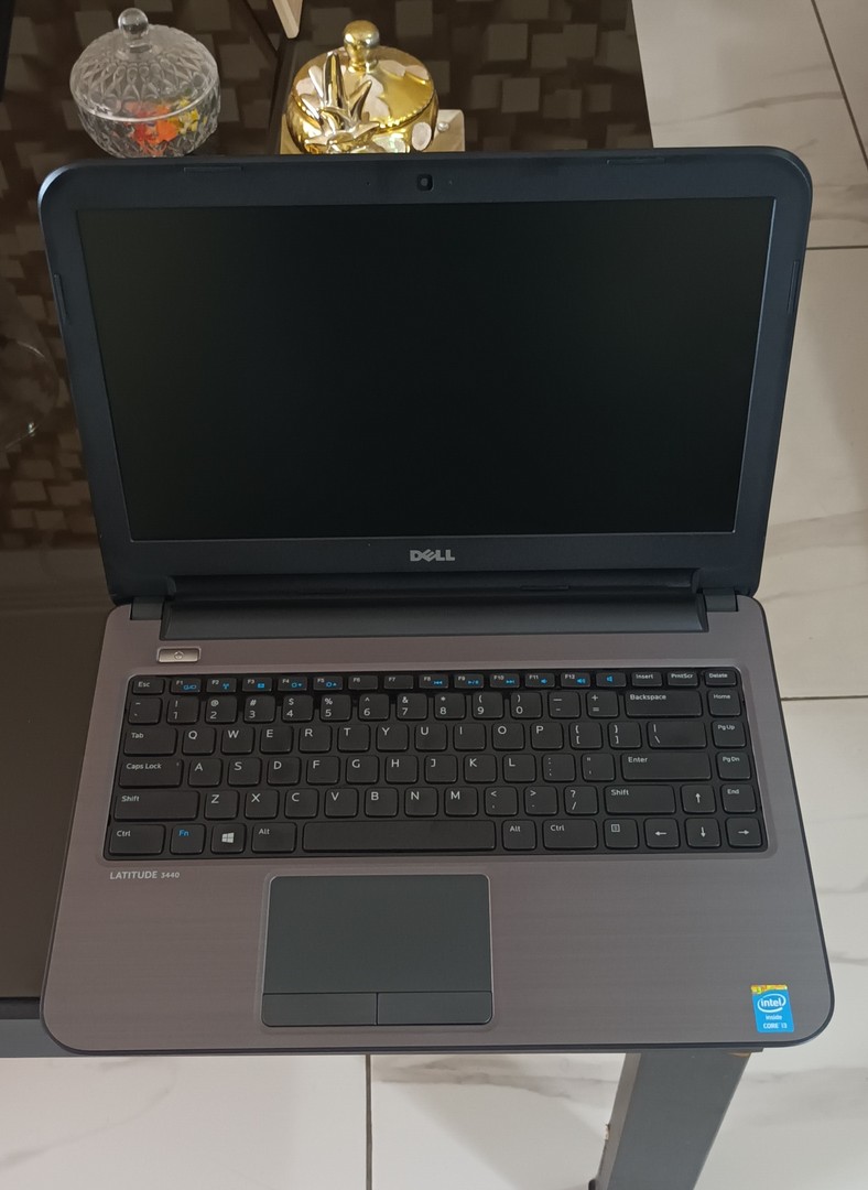 computadoras y laptops - Laptop Dell 3440 i3 8GB Ram 128GB solido SSD Win 10 PRO
