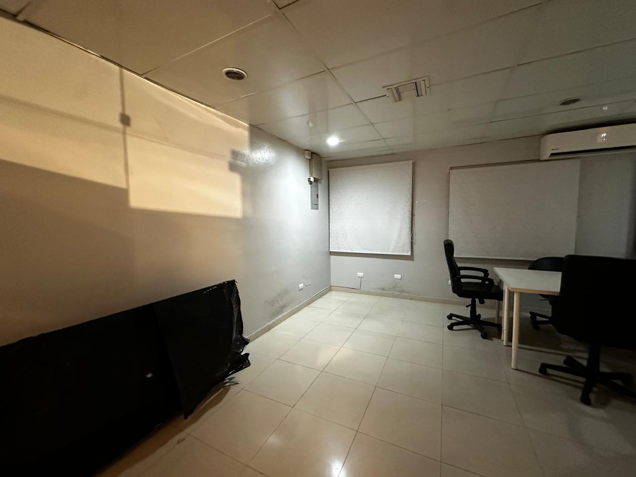 oficinas y locales comerciales - Oficina amueblada proximo a la Churchill 7