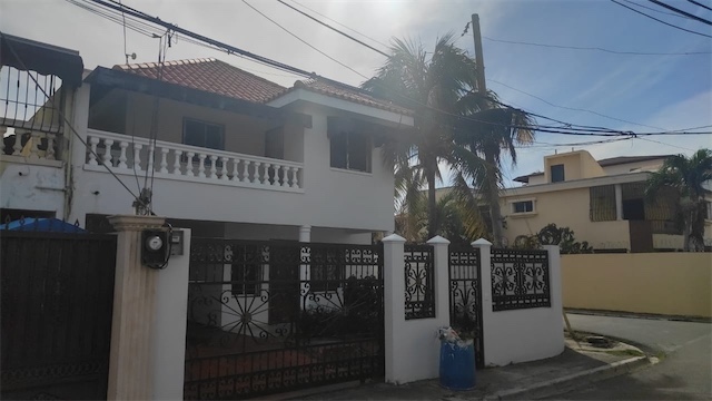 Venta de casa en el residencial mirador del este Santo Domingo este