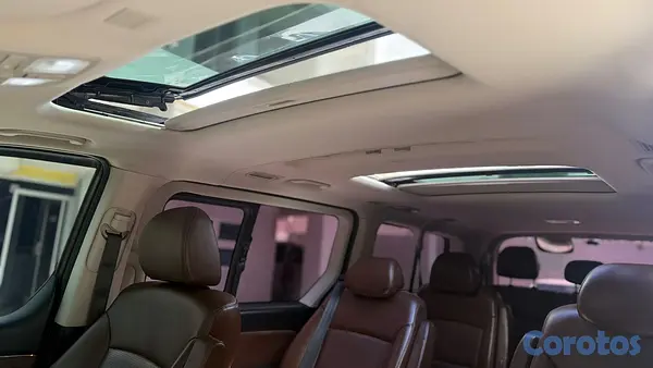 jeepetas y camionetas - 2021 Hyundai Grand Starex Ejecutiva Limosina 3