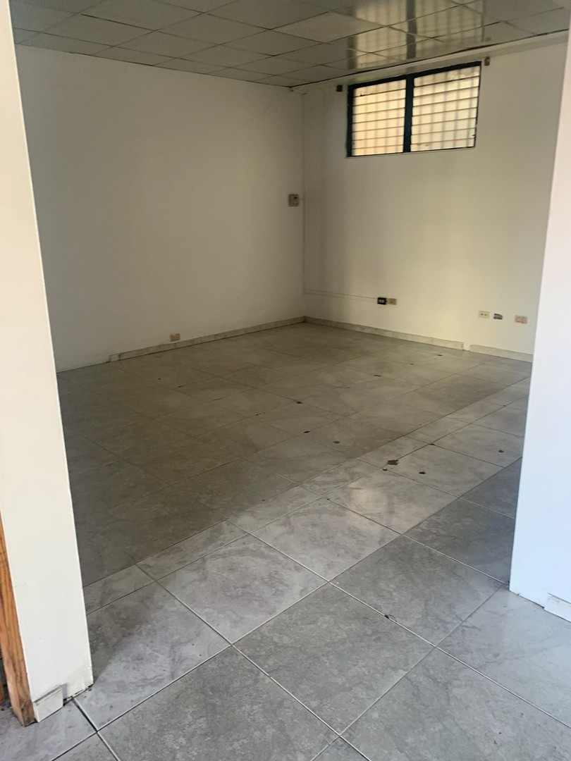 oficinas y locales comerciales - 🔵 Alquilo Local 150 mts 3er piso en los prados  para oficina 
