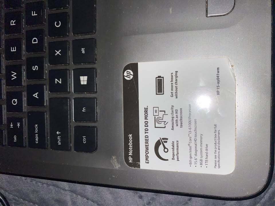 computadoras y laptops - Laptop HP 15-ay041wm en venta ! 1