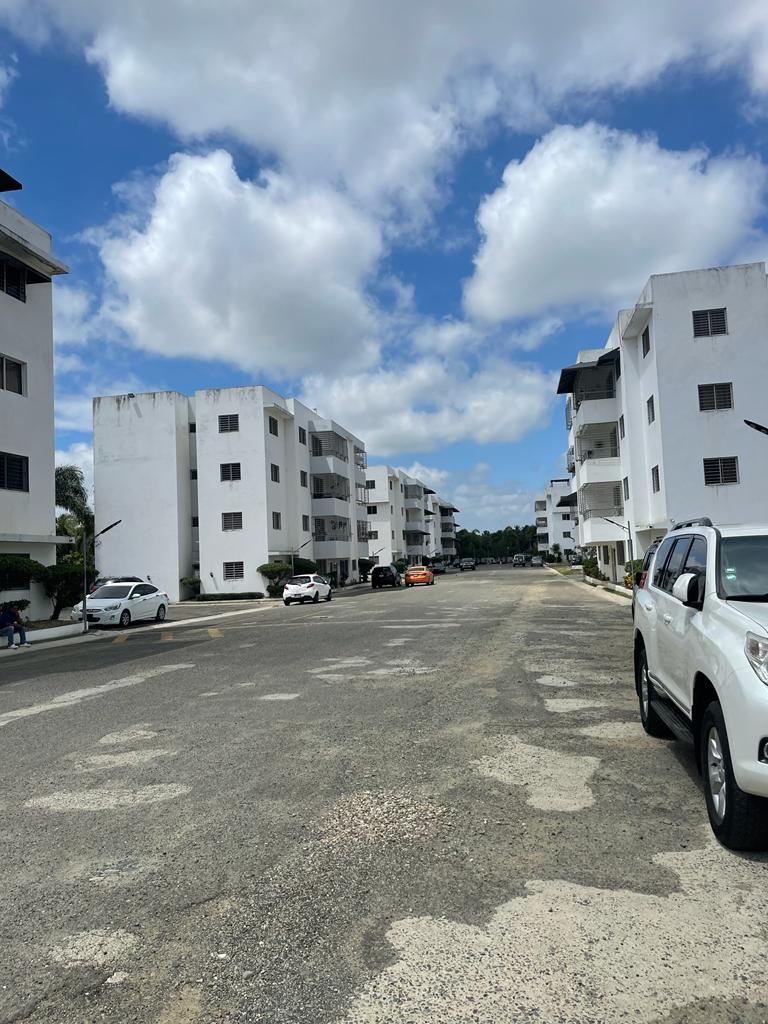 apartamentos - Vendo apto en Santiago de 4 hab. 2 parqueos 