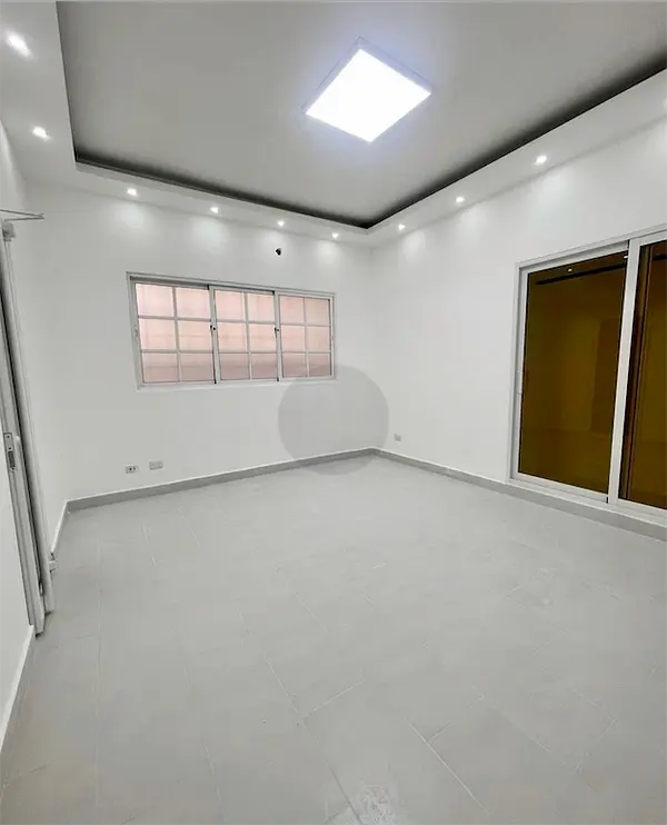 oficinas y locales comerciales - Amplio local en zona céntrica y comercial 7