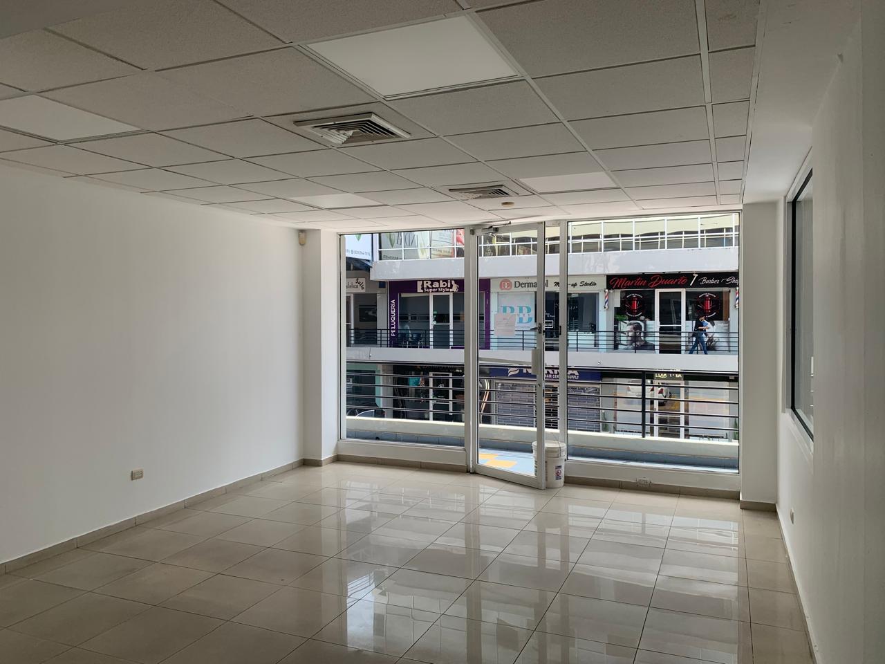 oficinas y locales comerciales - Alquilo Local Comercial en Piantini 0