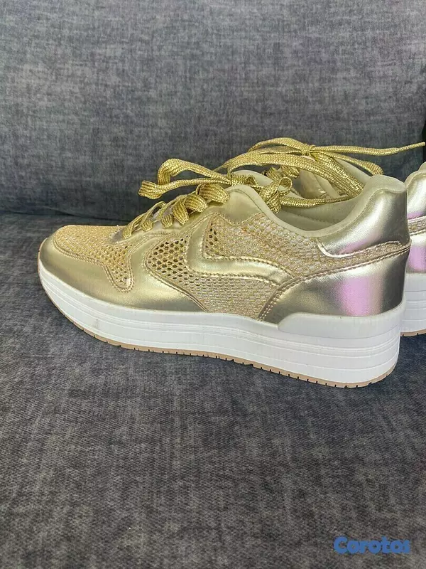 zapatos para mujer - Tennis Dorados Size 9 1