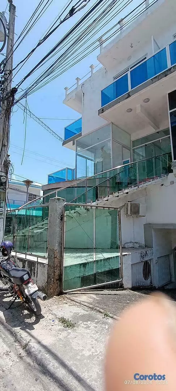 oficinas y locales comerciales - EXCELENTE PLAZA COMERCIAL-  SIN INTERMEDIARIOS - CERCANO PLAYA BOCA CHICA... 8