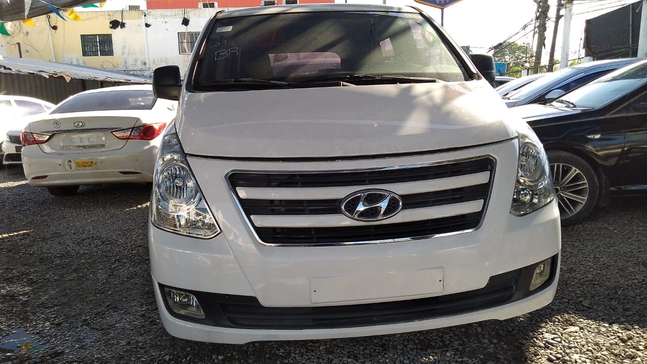 jeepetas y camionetas - HYUNDAI  STAREX 2017 BLANCADESDE: RD$ 1,250.100.00 1