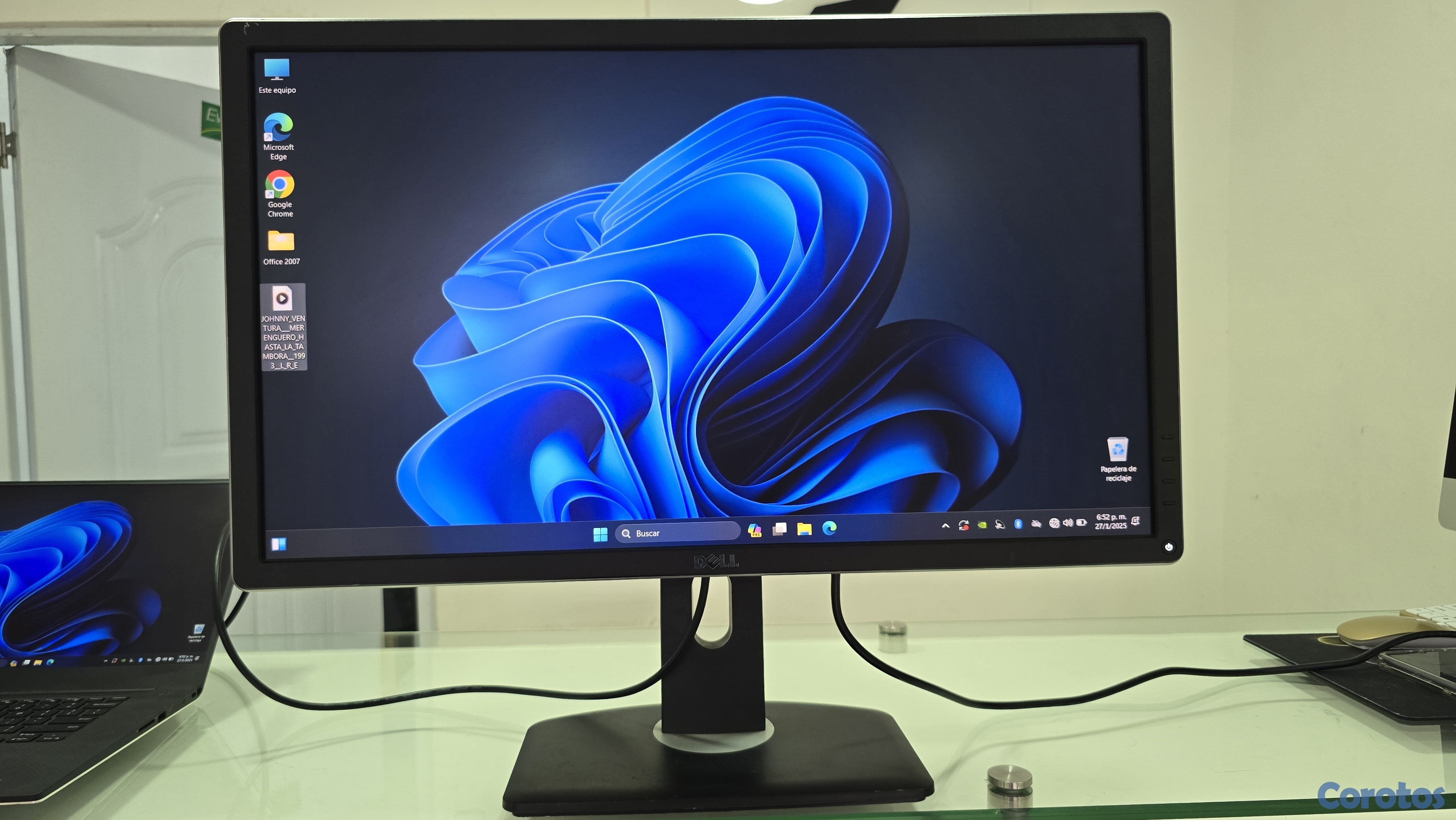 computadoras y laptops - Monitor Dell de 27 Pulg hdmi DisplayPort Pantalla Giratoria  2